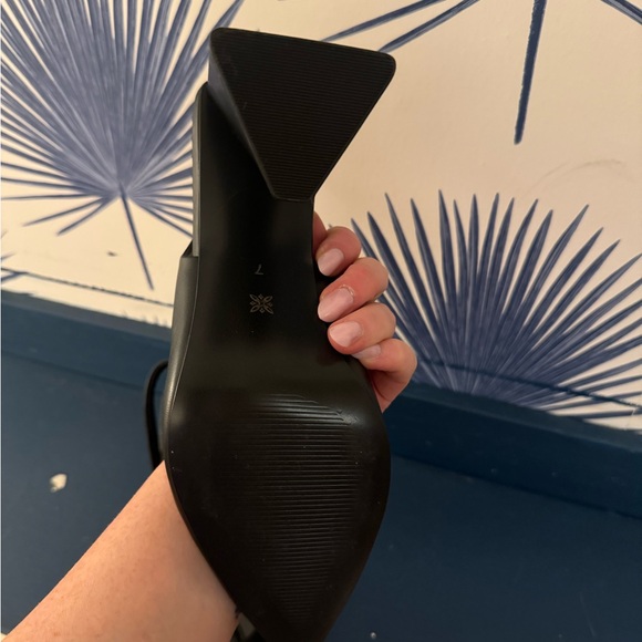 BCBG gentle used sling back pumps - Picture 3 of 4